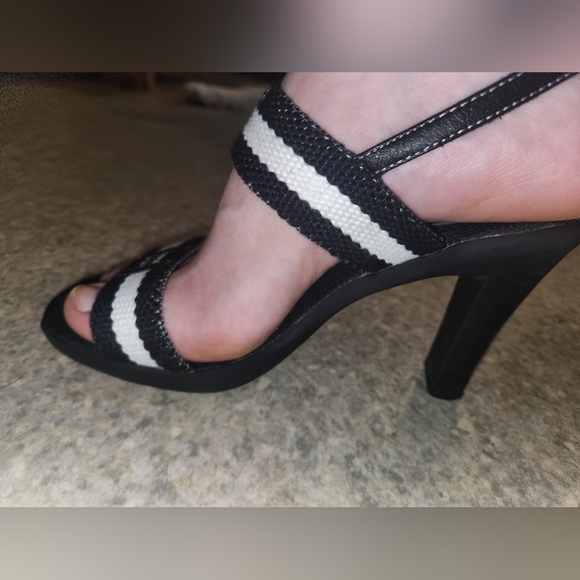 Tommy Hilfiger Heels - Picture 9 of 10